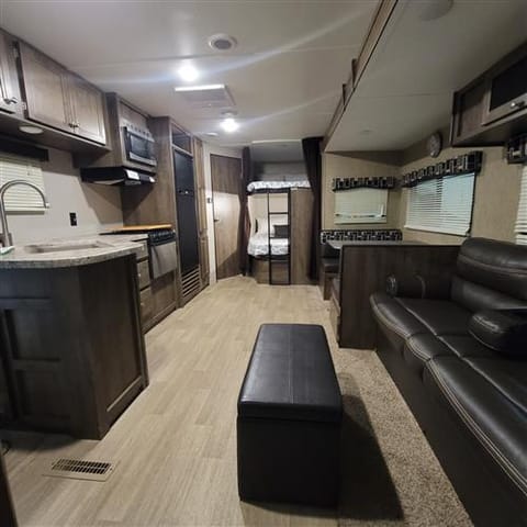 2018 Dutchmen Coleman Lantern 263BH Towable trailer in Kettering