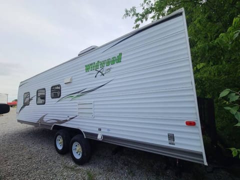 2011 Forest River Wildwood X-Lite Tráiler remolcable in Waterloo