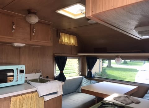 1967 Kustom Koach Vintage trailer - dropoff in BC Towable trailer in London