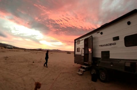 Mountaineer- Full solar inverter, dogs ok off-grid bunkhouse, half-tons ok Towable trailer in Spokane Valley