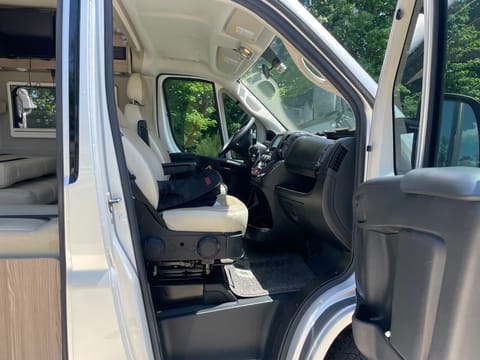 2019 Winnebago Travato 59GL Drivable vehicle in Fort Wayne