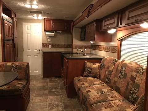 2011 Wildwood Towable trailer in Kernville