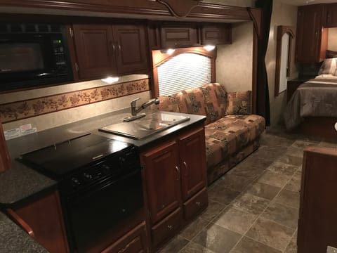 2011 Wildwood Towable trailer in Kernville