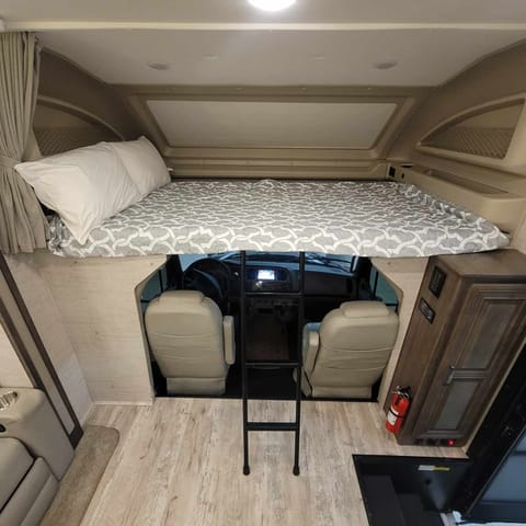 2022 Jayco Seneca 37M Drivable vehicle in Kettering