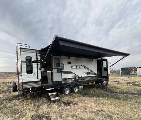 The SamMobile -2023 Palomino Puma Travel Trailer Towable trailer in Mesquite