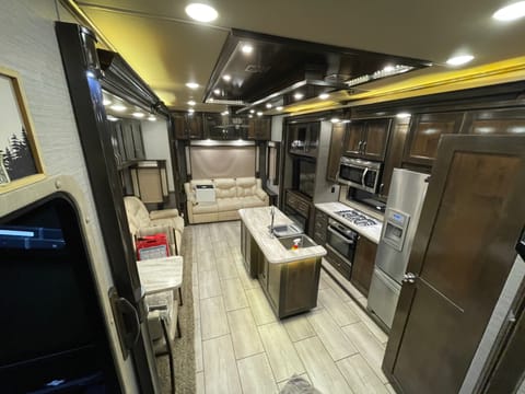 Pet Friendly Luxury 2020 Vanleigh RV Beacon Towable trailer in North East