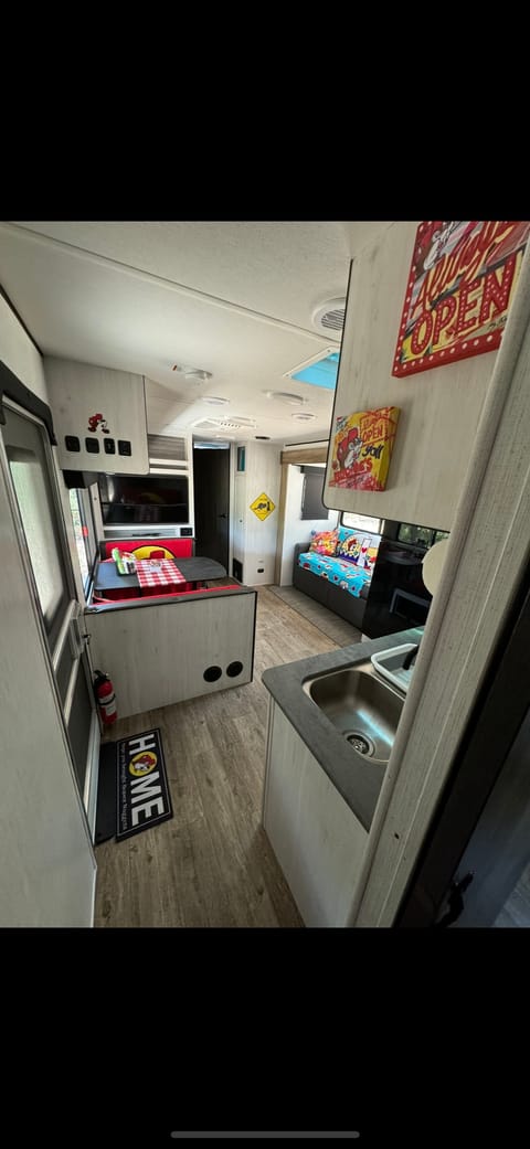 Buc-ee's Themed! 2023 Heartland Trail Runner (10% off for Mil/Vet/LEO) Towable trailer in San Antonio