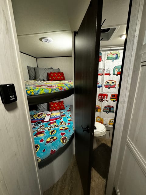 Buc-ee's Themed! 2023 Heartland Trail Runner (10% off for Mil/Vet/LEO) Towable trailer in San Antonio