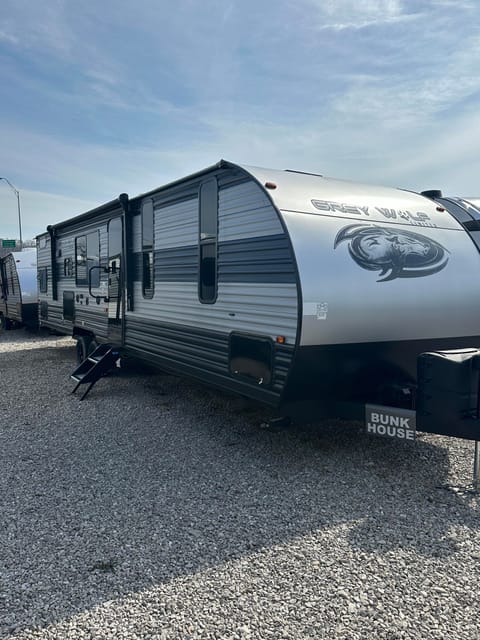 #608 2022 Forest River Cherokee Grey Wolf 29BRB Towable trailer in Parkersburg