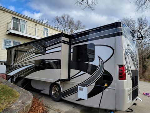 2016 Thor Palazzo Drivable vehicle in Marion