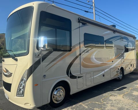 Sleep Like A King 2019 Thor Windsport 29M Drivable vehicle in Ventura