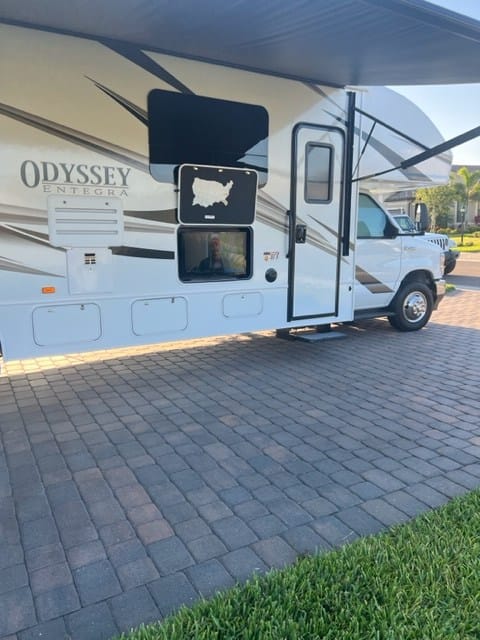 2023 Entegra Coach Odyssey Drivable vehicle in North Fort Myers