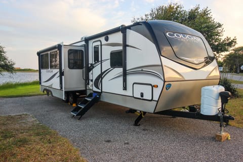 2021 Keystone Cougar 34TSB Towable trailer in Foley