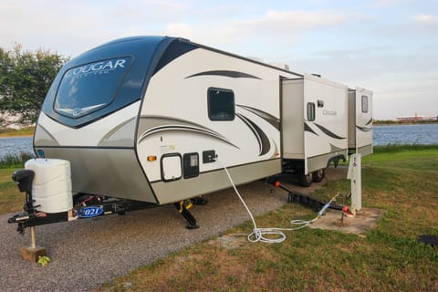 2021 Keystone Cougar 34TSB Towable trailer in Foley