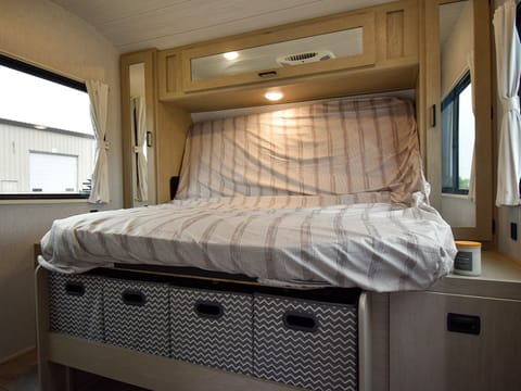 M AND R RVs *NEW* 2024 Forest River Salem 28 VIEW Remorque tractable in Holland