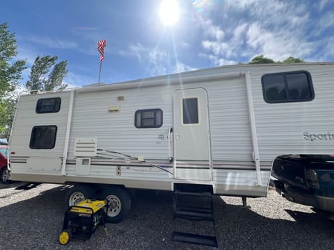 2002 SPORTSMAN KZ Towable trailer in Montrose