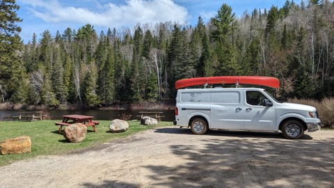 Shoebill Painter (Nissan NV 2012) Campervan in Dorval