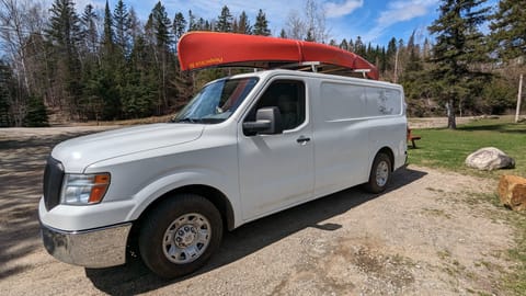 Shoebill Painter (Nissan NV 2012) Campervan in Dorval