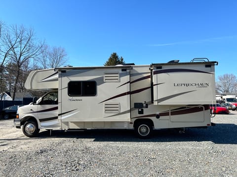 2018 Coachmen Leprechaun 260DS Drivable vehicle in Manchester