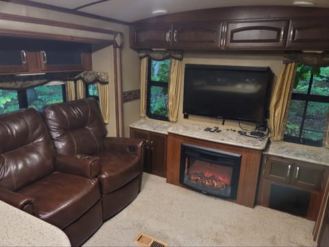 "Ridgeview Rentals"  2015 Keystone RV Outback Super-Lite Towable trailer in Great Sacandaga Lake