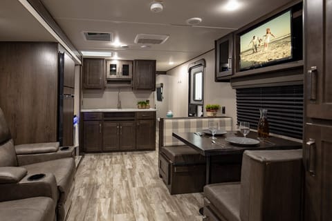 2022 Grand Design Transcend Xplor Towable trailer in Pembroke Pines