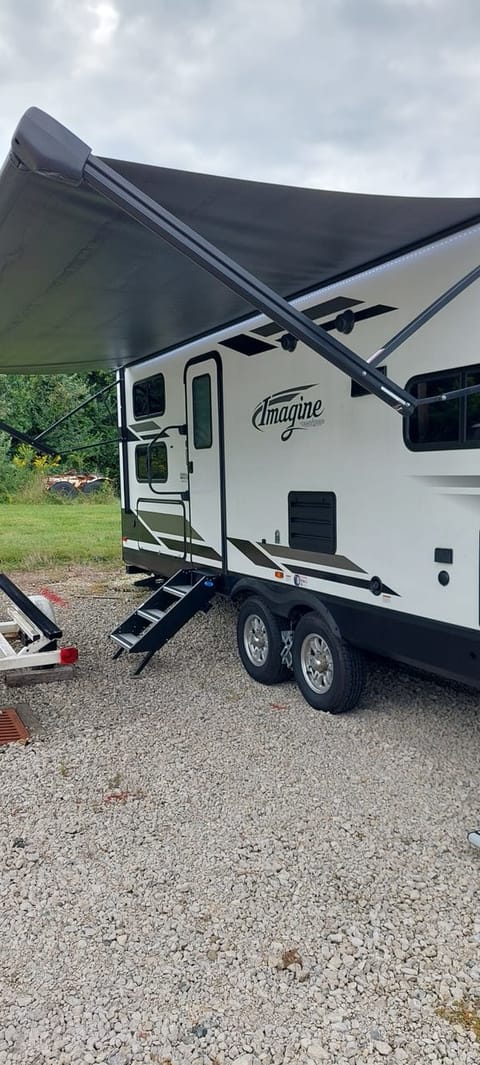 Cruising-Family Adventure Camper Towable trailer in Vandalia