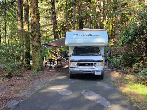 2008 Tioga Motorhome Vehículo funcional in Ladysmith