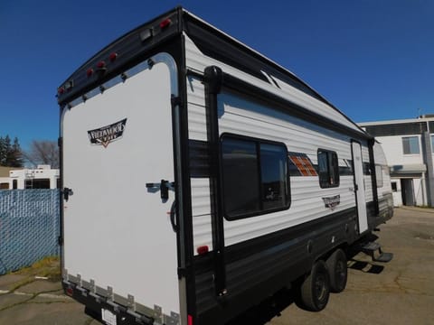 2021 Forest River Wildwood X-Lite Towable trailer in Rancho Cordova