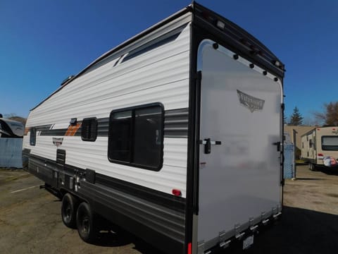 2021 Forest River Wildwood X-Lite Towable trailer in Rancho Cordova