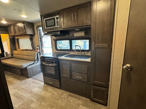 2021 Forest River Rockwood Roo Hybrid Towable trailer in Tooele