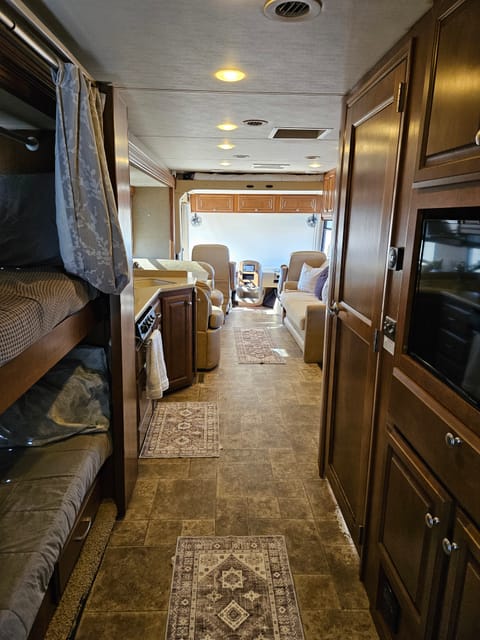 2013 Thor Palazzo Diesel Pusher - Your Perfect Adventure Companion Drivable vehicle in Santee