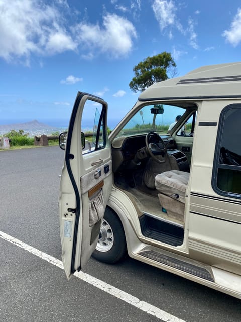 1993 Dodge Van Classic Campervan in Honolulu