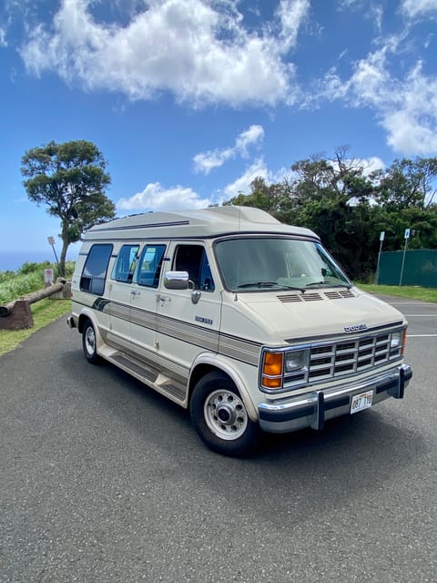 1993 Dodge Van Classic Campervan in Honolulu