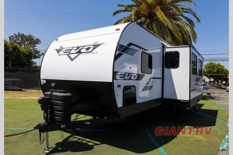 NEW Forest River Evo T2650BH Towable trailer in Chino
