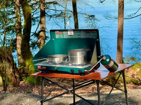 Outdoor cooking, simple and delicious
-2 burner propane stove
-Cooking utensils
-Pots and pans
-Coffee maker
-Easy to use, easy to clean