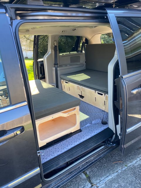 Lin’s Campervan Campervan in Richmond