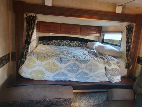 2012 Keystone RV Outback 10th Anniversary Towable trailer in Brant