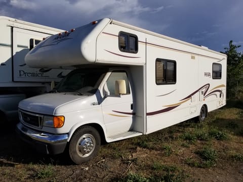 Really fun and easy C Class RV. Fun for the family, friends or just you two! 