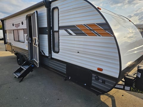 2021 Forest River Wildwood X-Lite Towable trailer in Florence