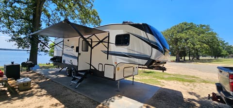 Delivery Only - Bunkhouse Volante 270BH Towable trailer in Rowlett