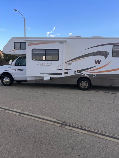 Redwood RV Drivable vehicle in Lancaster