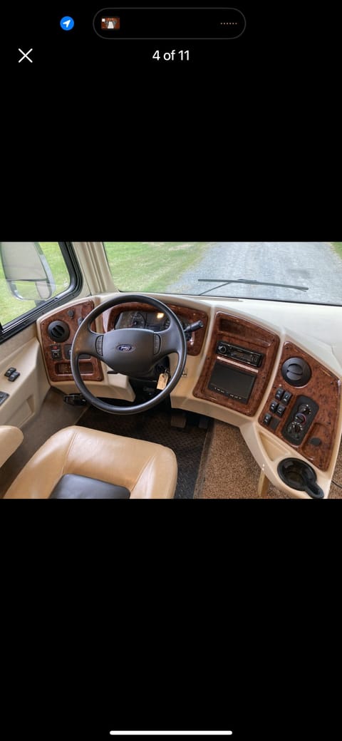 2016 Ford Coachman Mirada 2TV fully furnished Drivable vehicle in Laval