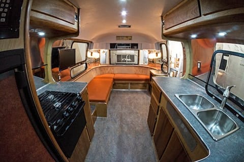 Airstream Overlander Towable trailer in Ventura