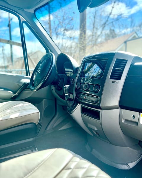 Easy and comfortable driving controls