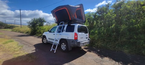 White Xterra 4x4 Premium Rooftop Tent Drivable vehicle in Makawao