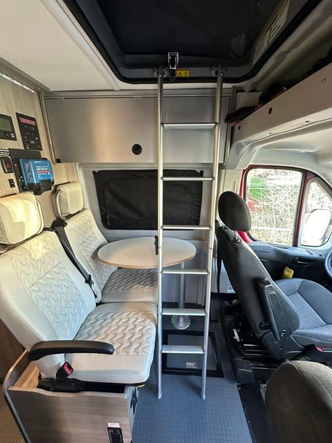 2022 Winnebago Solis 59PX (Sleeps 4, Lithium Power, Generator, A/C) Drivable vehicle in Lakewood