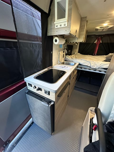 2022 Winnebago Solis 59PX (Sleeps 4, Lithium Power, Generator, A/C) Drivable vehicle in Lakewood