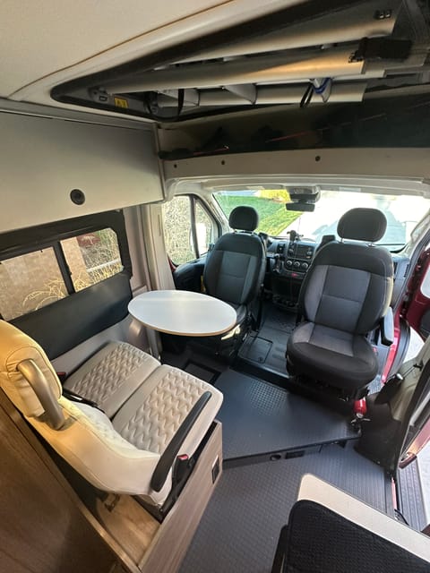 2022 Winnebago Solis 59PX (Sleeps 4, Lithium Power, Generator, A/C) Drivable vehicle in Lakewood