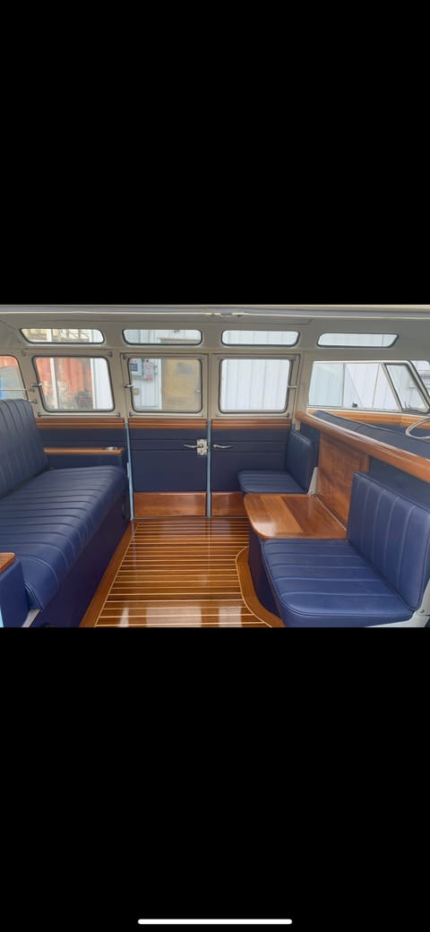 1961 Volkswagen 23 window for rent / personal use, limo service, photo bus. Veicolo da guidare in Serra Mesa
