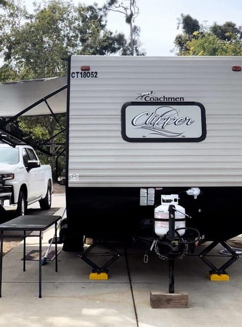 2017 Coachmen 17 BHS Towable trailer in Pomona